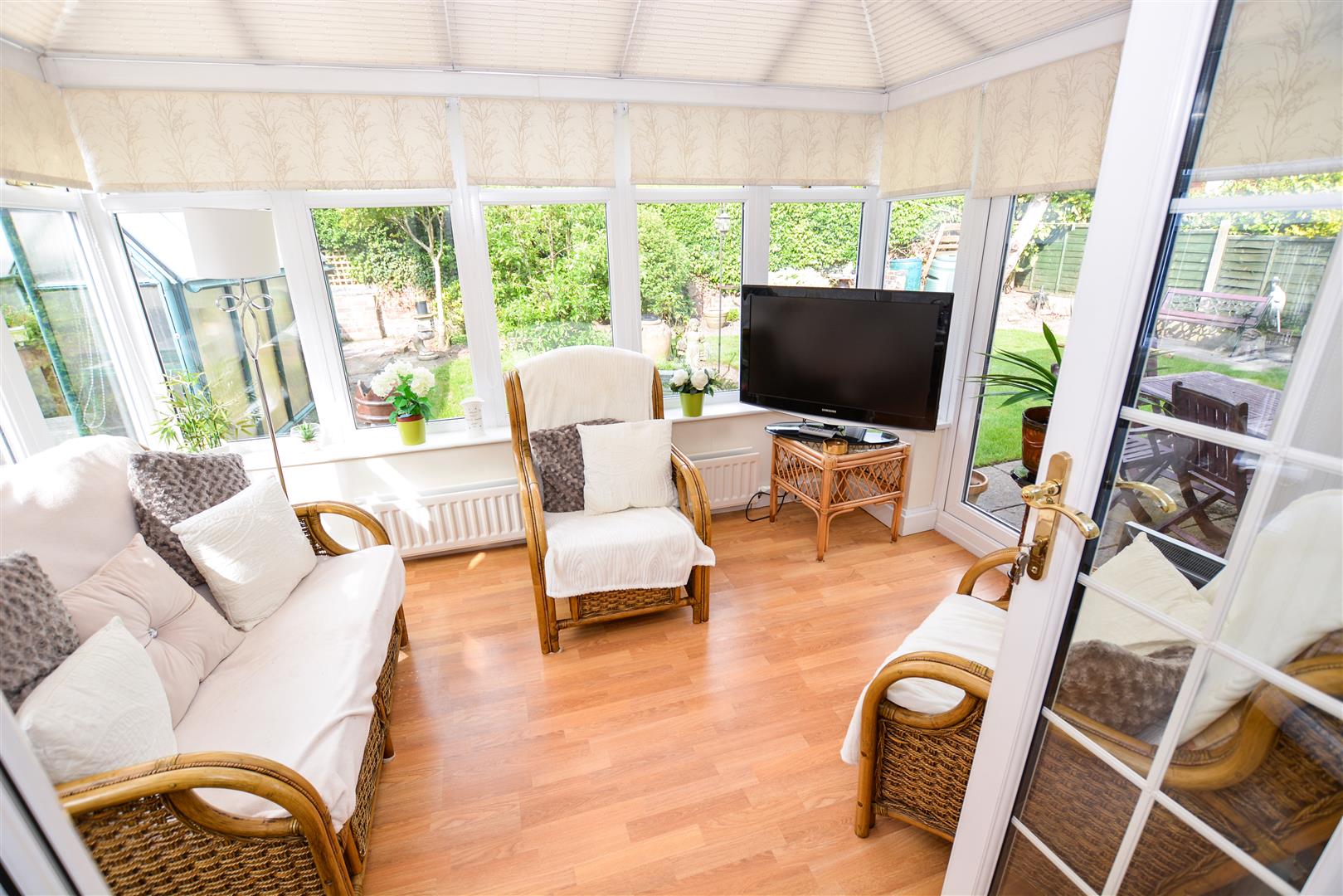 HALF BRICK & UPVC DOUBLE GLAZED CONSERVATORY